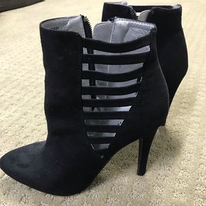Suede black bootie